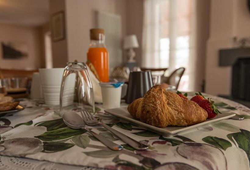 ベッドアンドブレックファースト Room&breakfast Villa Angela