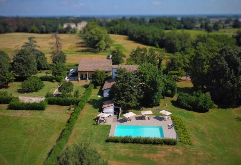 ベッドアンドブレックファースト Room&breakfast Villa Angela