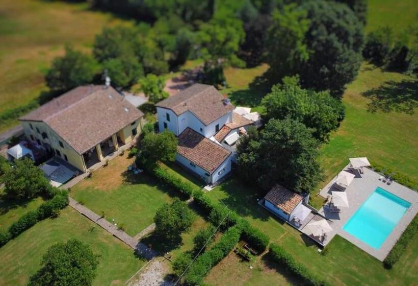 ベッドアンドブレックファースト Room&breakfast Villa Angela