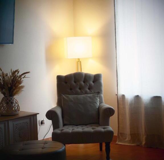 ベッドアンドブレックファースト Room&breakfast Villa Angela