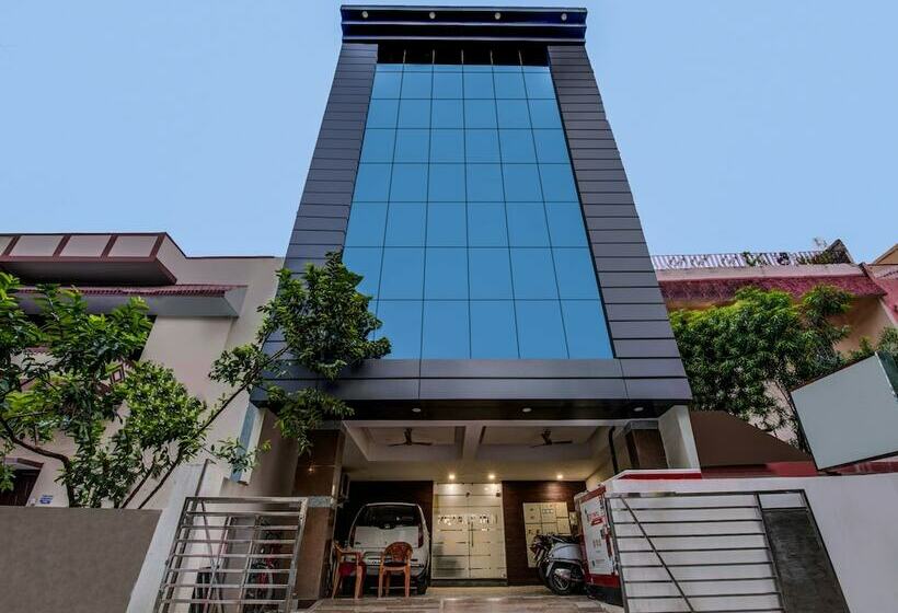 בית מלון כפרי Oyo 18542 Petals Inn