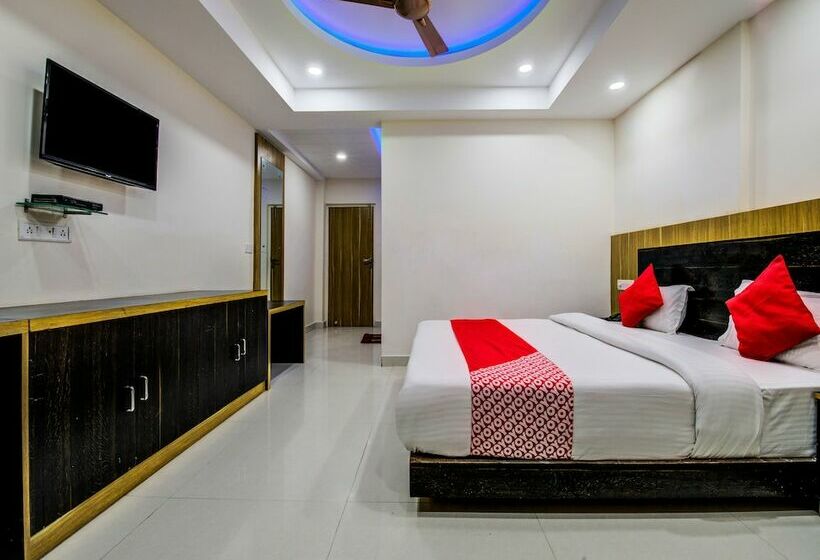 בית מלון כפרי Oyo 18542 Petals Inn