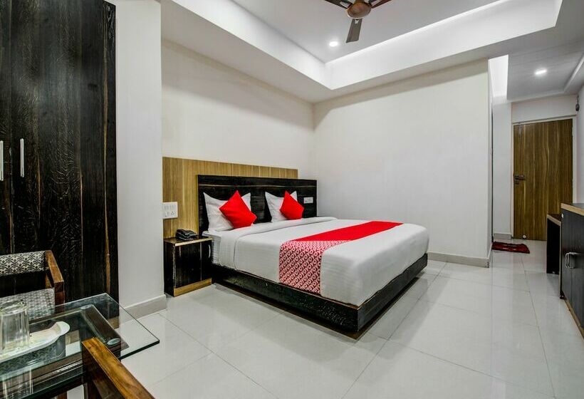 בית מלון כפרי Oyo 18542 Petals Inn