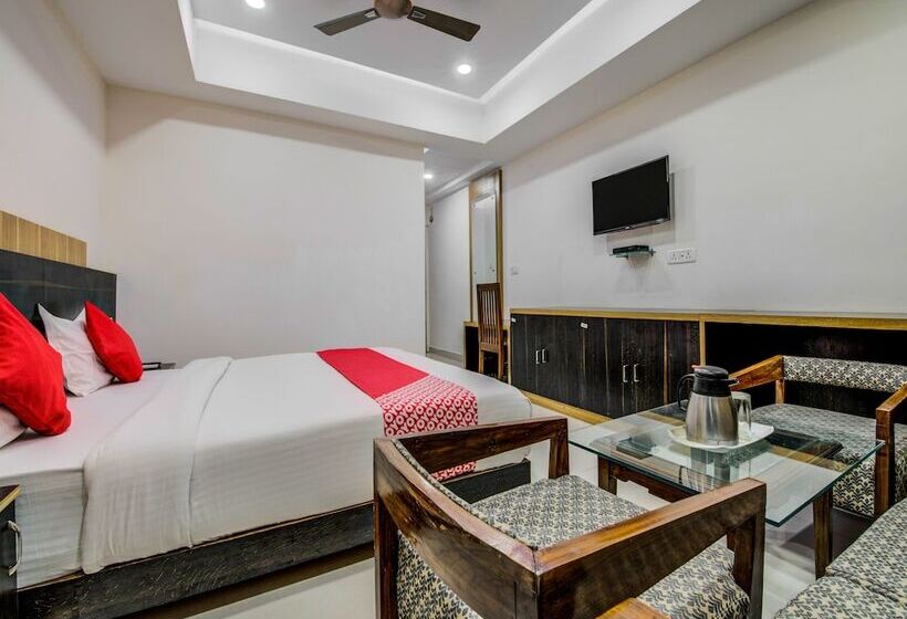 בית מלון כפרי Oyo 18542 Petals Inn