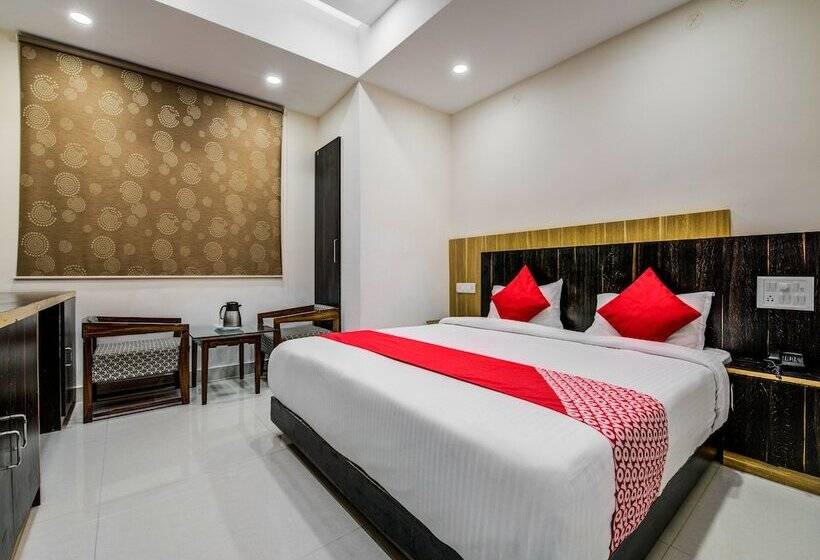 בית מלון כפרי Oyo 18542 Petals Inn