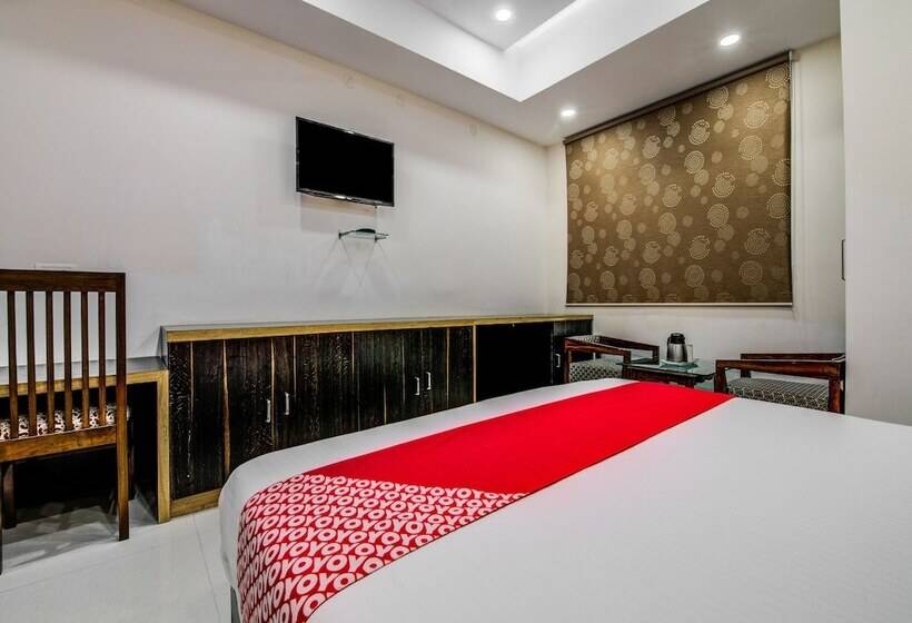 בית מלון כפרי Oyo 18542 Petals Inn