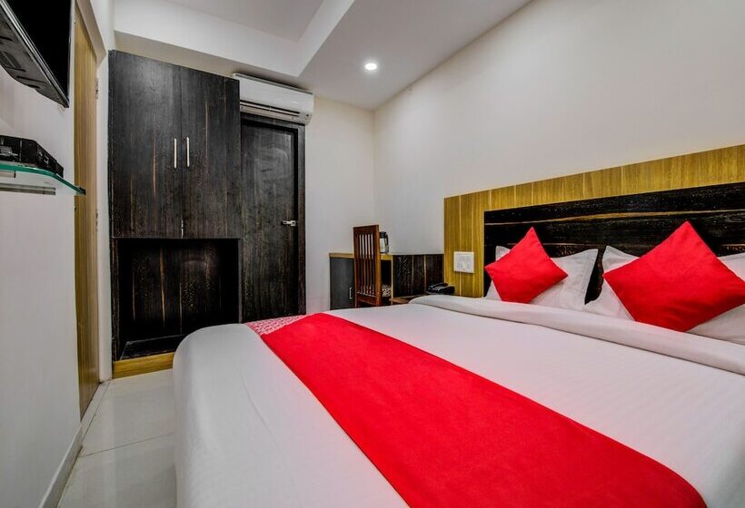 בית מלון כפרי Oyo 18542 Petals Inn