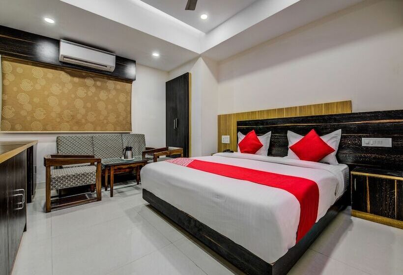 בית מלון כפרי Oyo 18542 Petals Inn