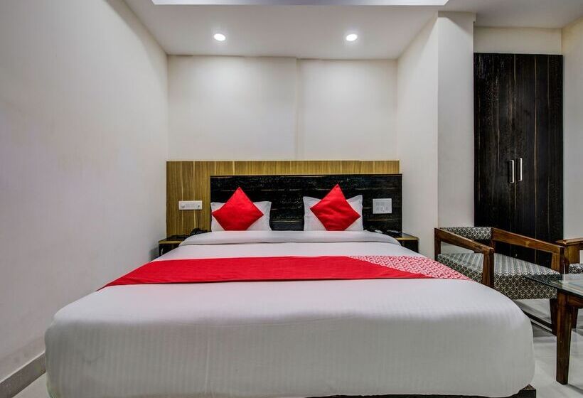 בית מלון כפרי Oyo 18542 Petals Inn