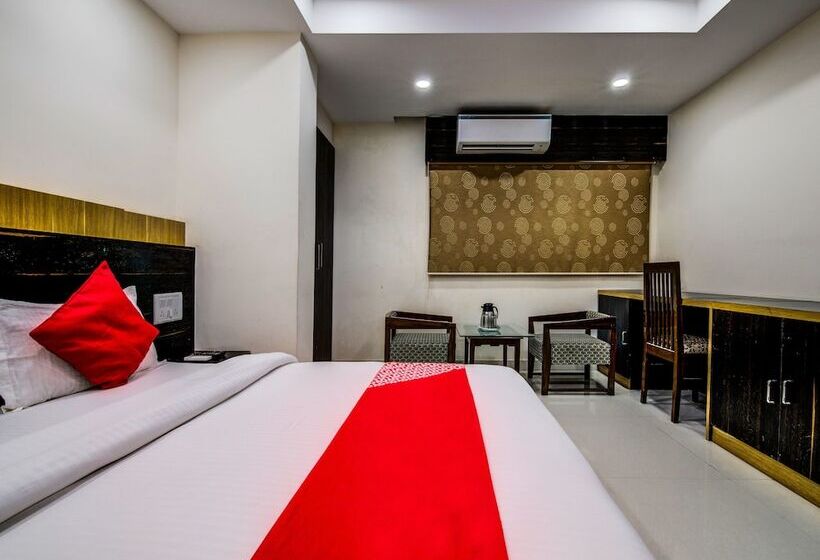 בית מלון כפרי Oyo 18542 Petals Inn