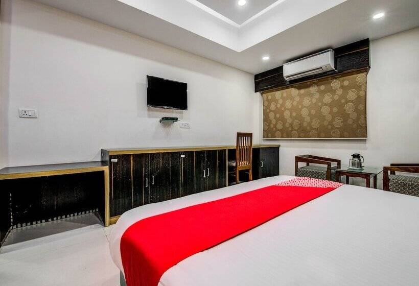 בית מלון כפרי Oyo 18542 Petals Inn