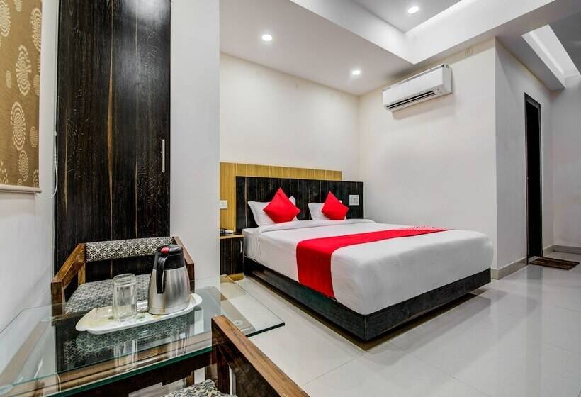 בית מלון כפרי Oyo 18542 Petals Inn