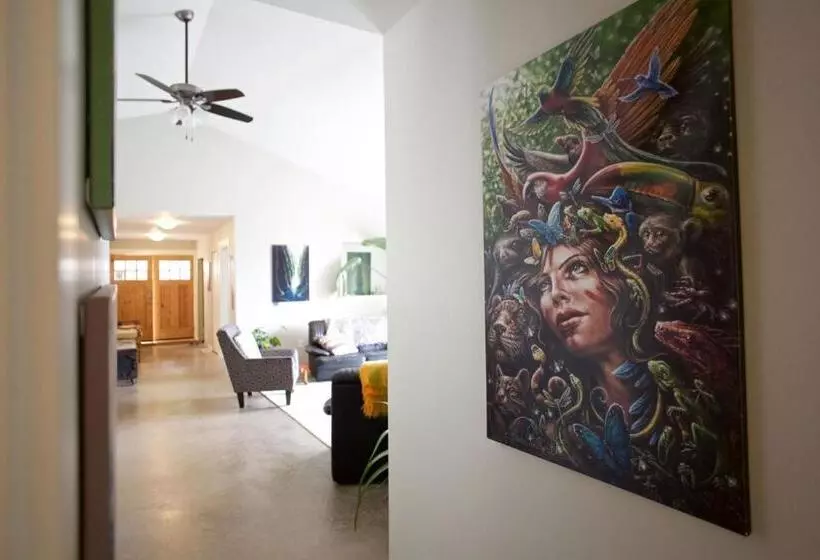 Majatalo Halfmoon Haven Beach Cottage Or Oceanview Suite