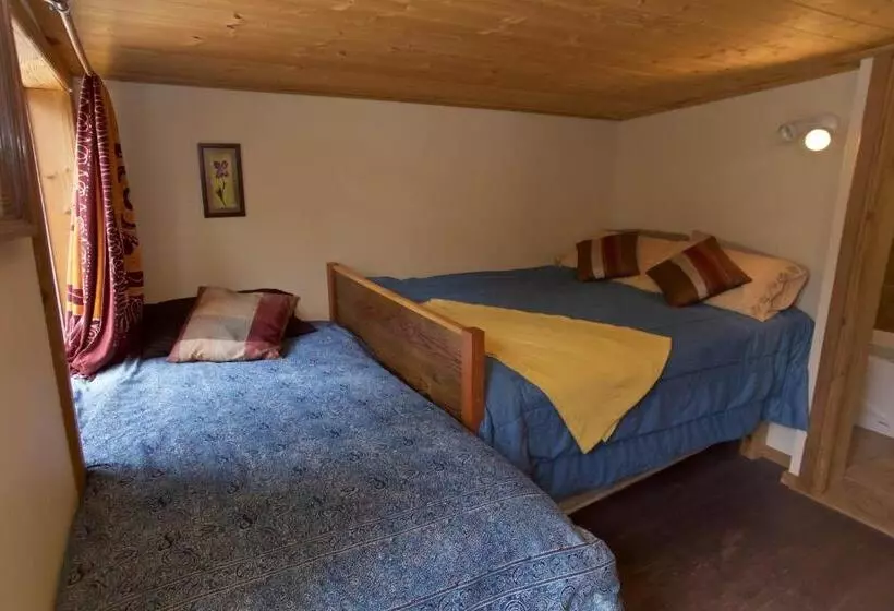 Majatalo Halfmoon Haven Beach Cottage Or Oceanview Suite