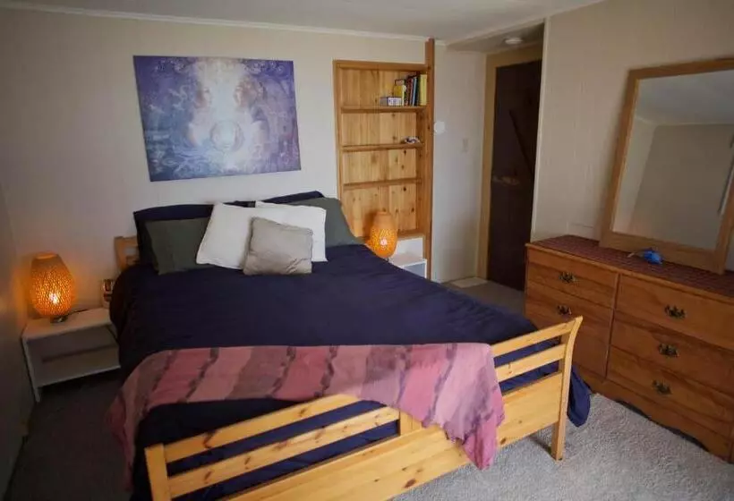 Majatalo Halfmoon Haven Beach Cottage Or Oceanview Suite