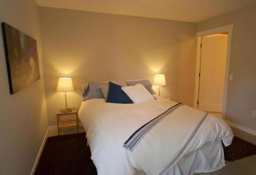 Majatalo Halfmoon Haven Beach Cottage Or Oceanview Suite