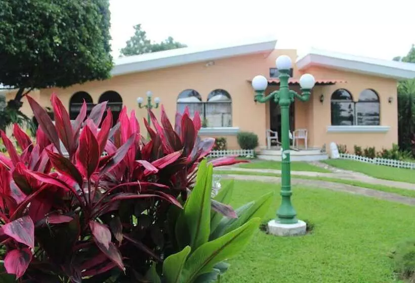 پانسیون Hostal La Toscana