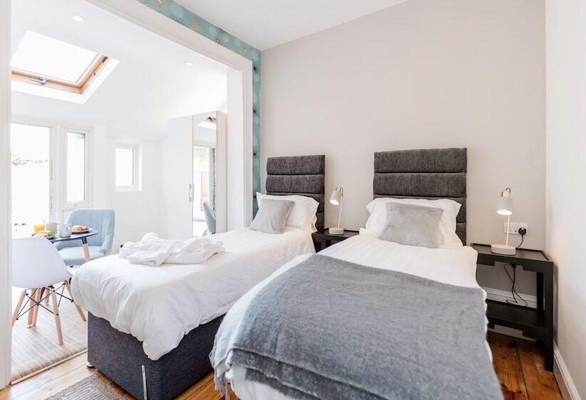 بنسيون Westland House Guest House