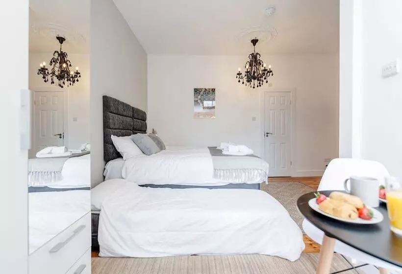 ペンション Westland House Guest House