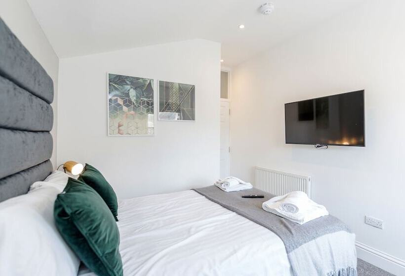 بنسيون Westland House Guest House