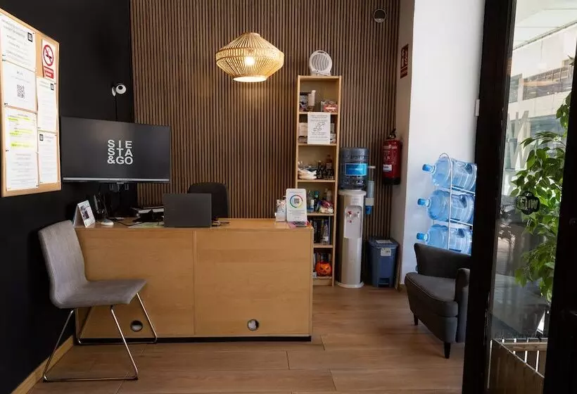 هاستل Hostal Siesta & Go Nuevos Ministerios