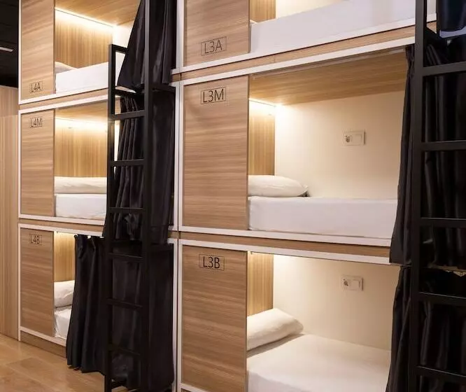هاستل Hostal Siesta & Go Nuevos Ministerios