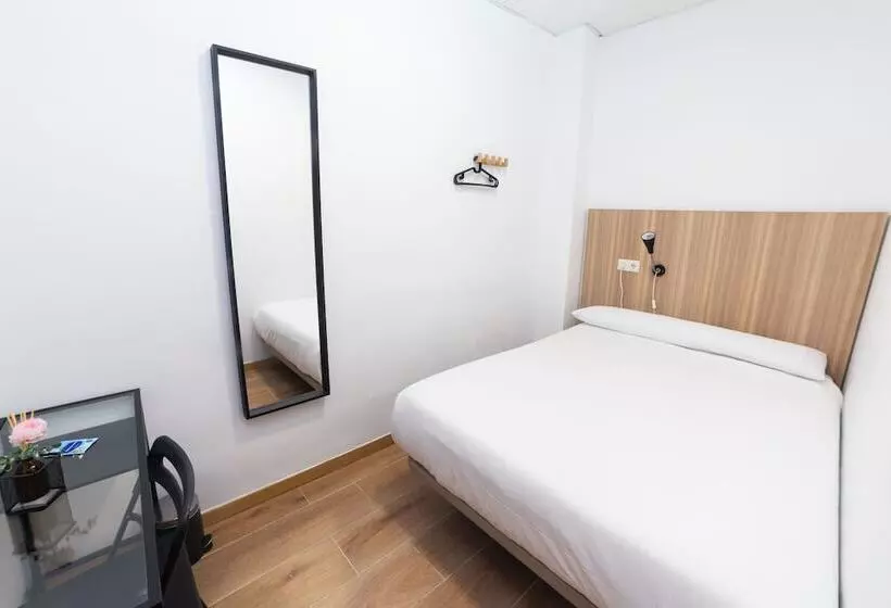 هاستل Hostal Siesta & Go Nuevos Ministerios