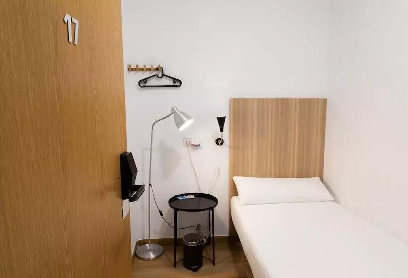 هاستل Hostal Siesta & Go Nuevos Ministerios