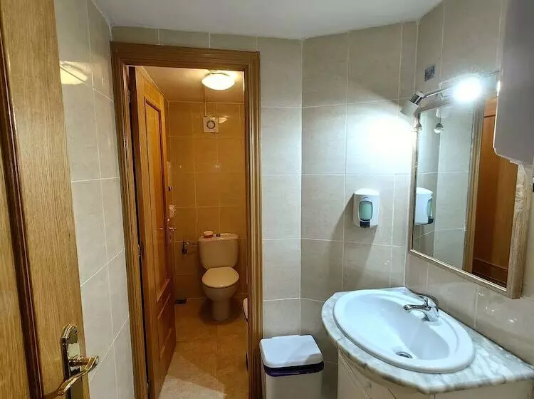 هاستل Hostal Siesta & Go Nuevos Ministerios