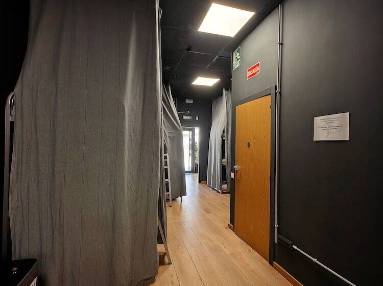 هاستل Hostal Siesta & Go Nuevos Ministerios