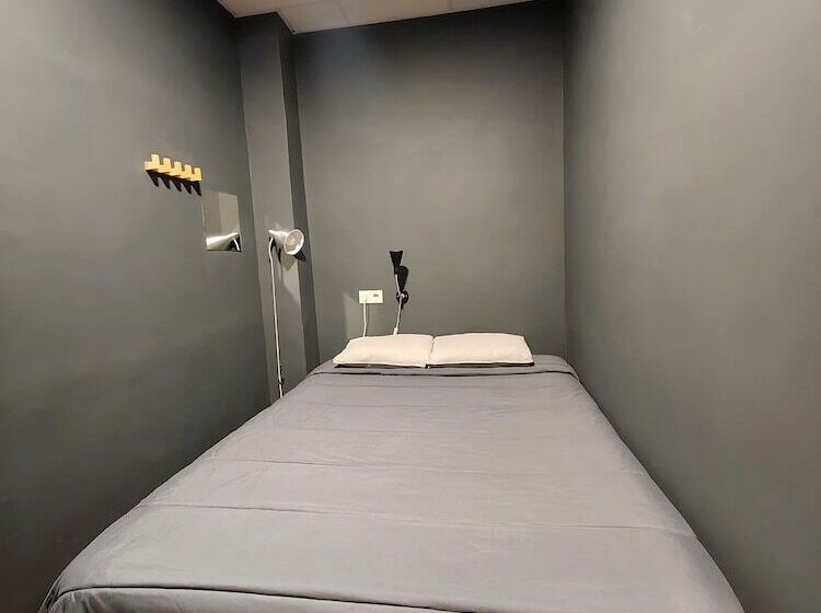 هاستل Hostal Siesta & Go Nuevos Ministerios