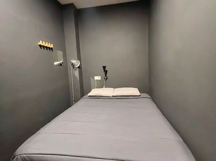 هاستل Hostal Siesta & Go Nuevos Ministerios