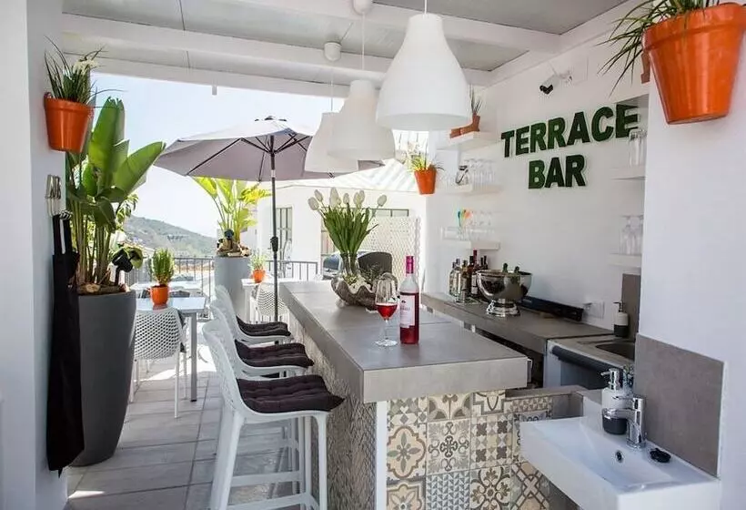 ペンション Almijara Residence