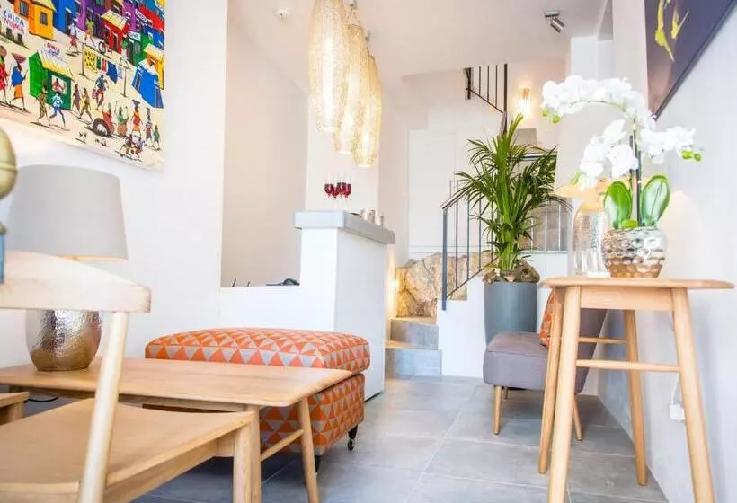 ペンション Almijara Residence