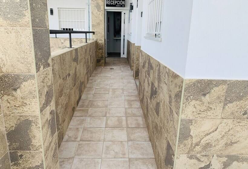 پانسیون Dori Rooms Hostal