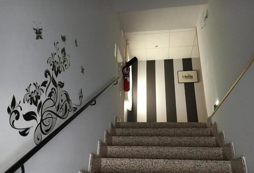 ペンション Hostal Imaginatelo