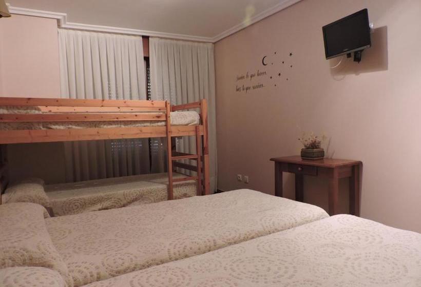 پانسیون Hostal Villa De Navarrete