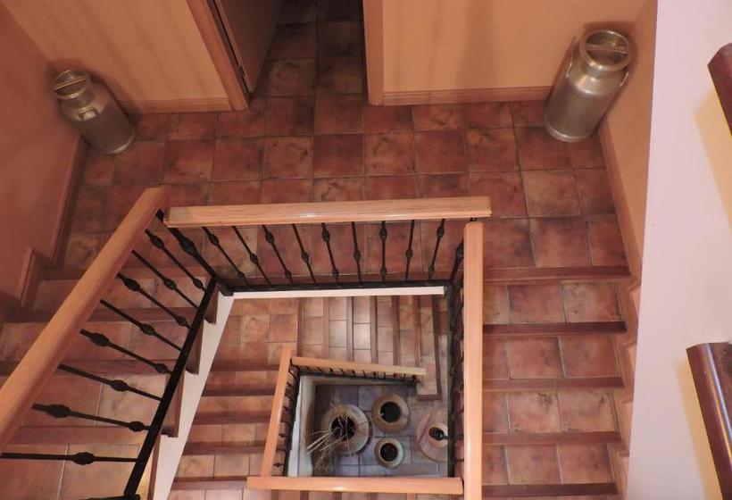 پانسیون Hostal Villa De Navarrete