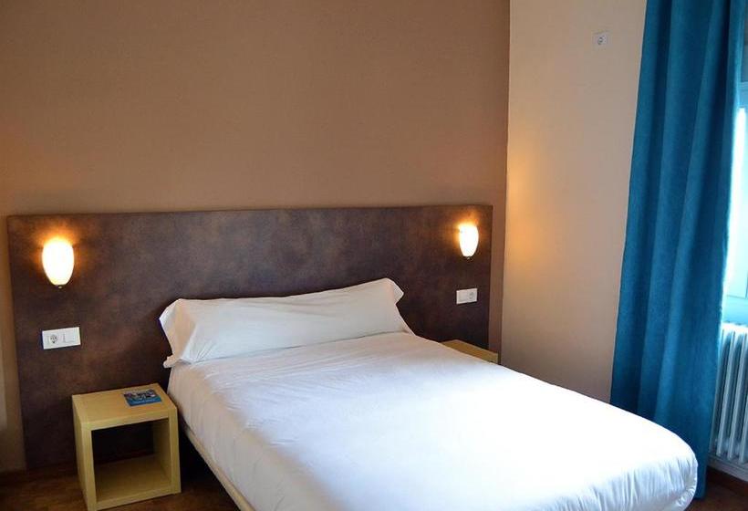 ペンション Hostal Restaurante Los Mellizos