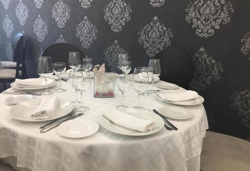 بنسيون Las Cadenas