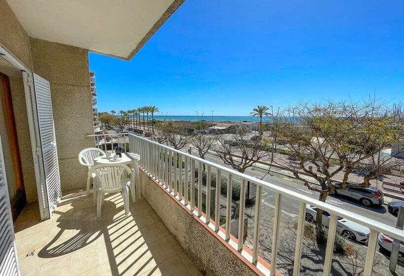 Apartamentos Sol y Mar Segur 3000