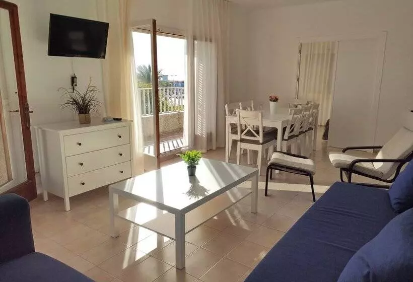 Apartamentos Sol y Mar Segur 3000