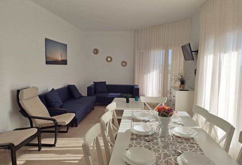 Apartamentos Sol y Mar Segur 3000