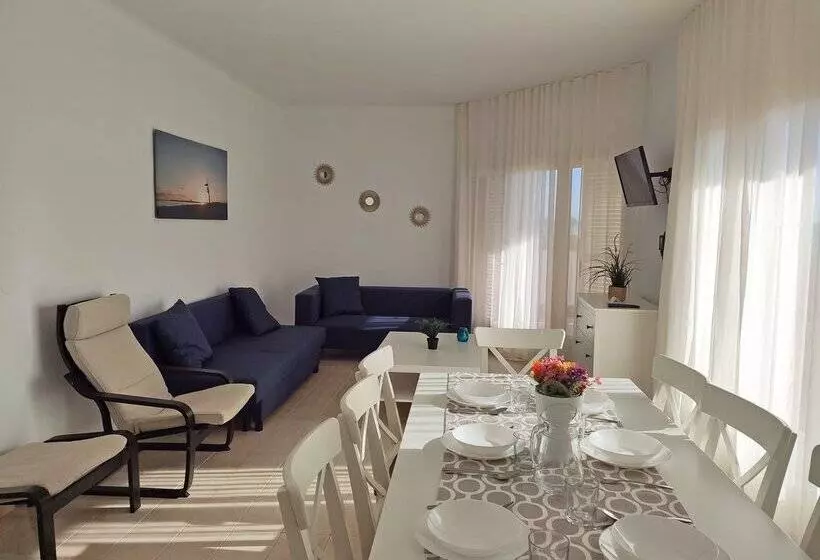 Apartamentos Sol y Mar Segur 3000