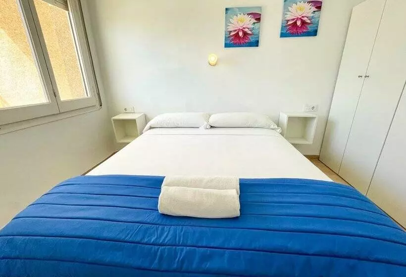 Apartamentos Sol y Mar Segur 3000
