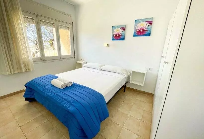 Apartamentos Sol y Mar Segur 3000