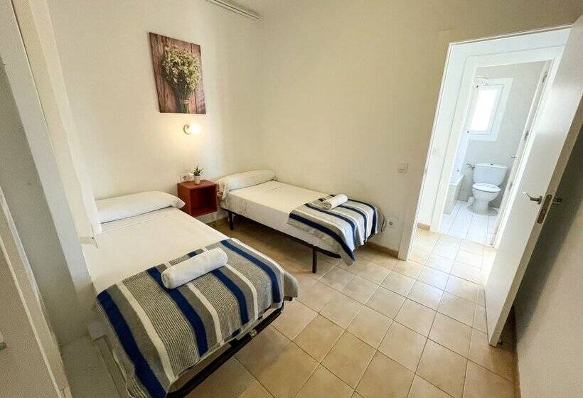 Apartamentos Sol y Mar Segur 3000