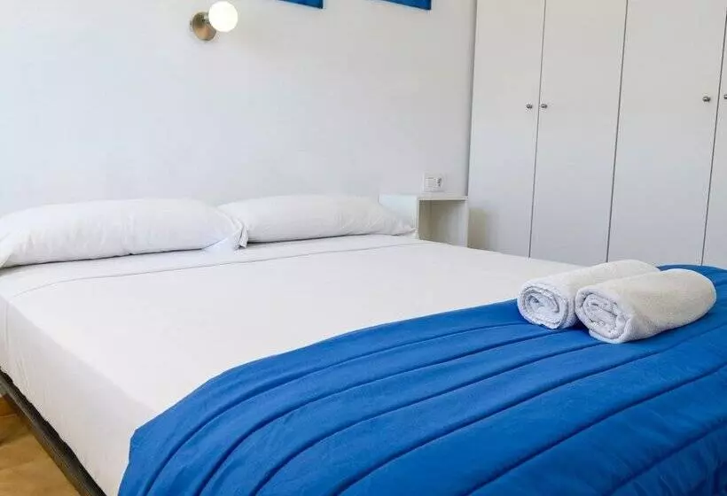 Apartamentos Sol y Mar Segur 3000