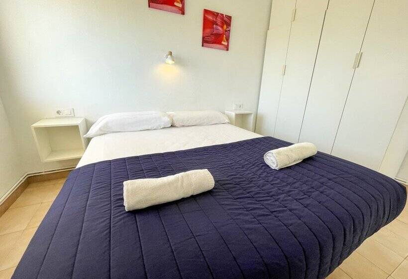 Apartamentos Sol y Mar Segur 3000