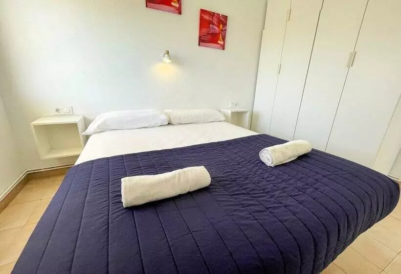 Apartamentos Sol y Mar Segur 3000